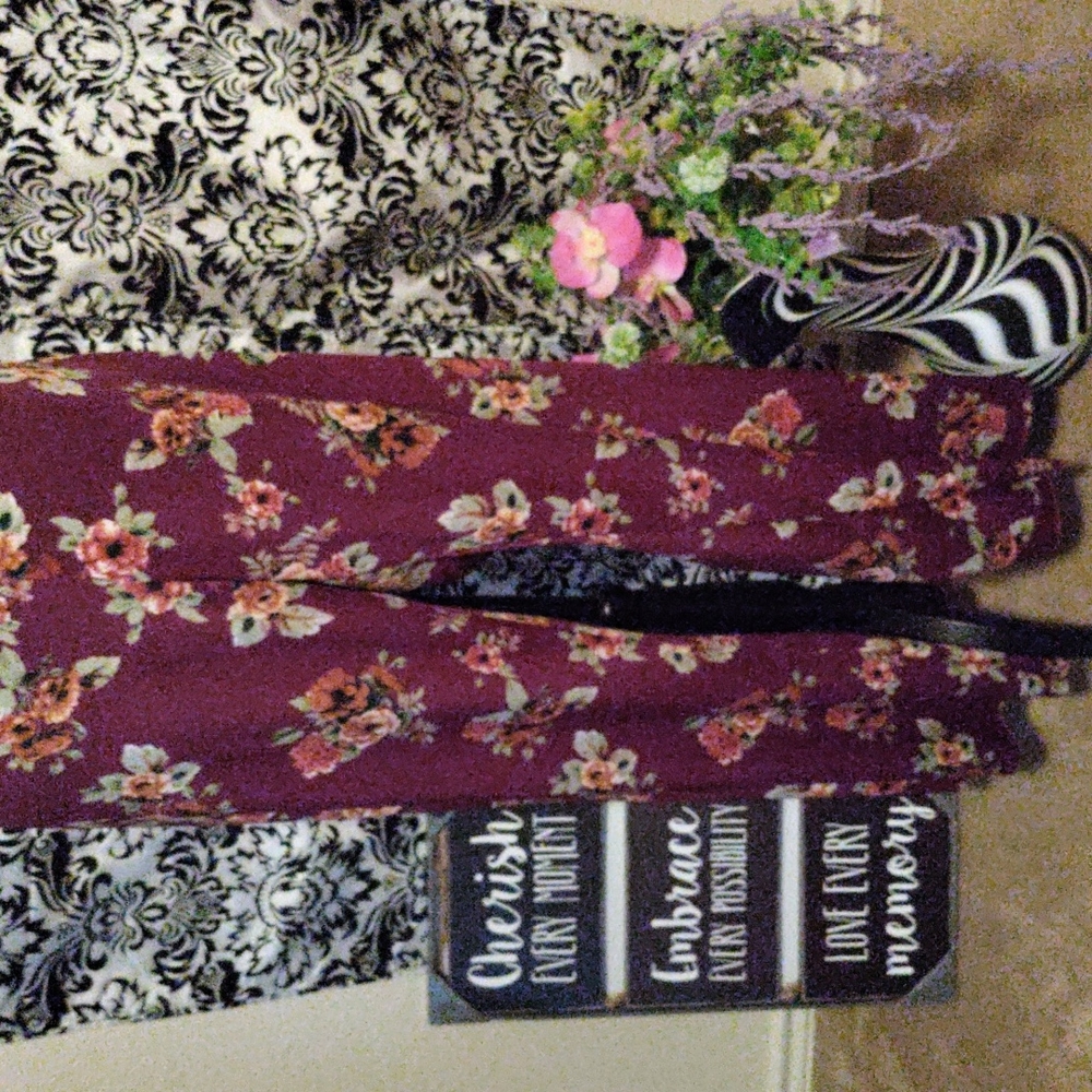 Floral jumpsuit 2x(14/16 - 16/18) - Picture 9 of 12